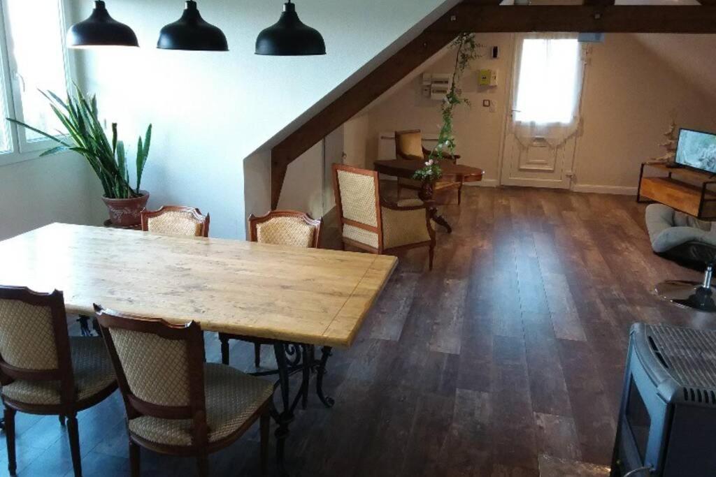 Appartement Lumineux, Calme Et Panoramique !! Pouligney-Lusans Esterno foto